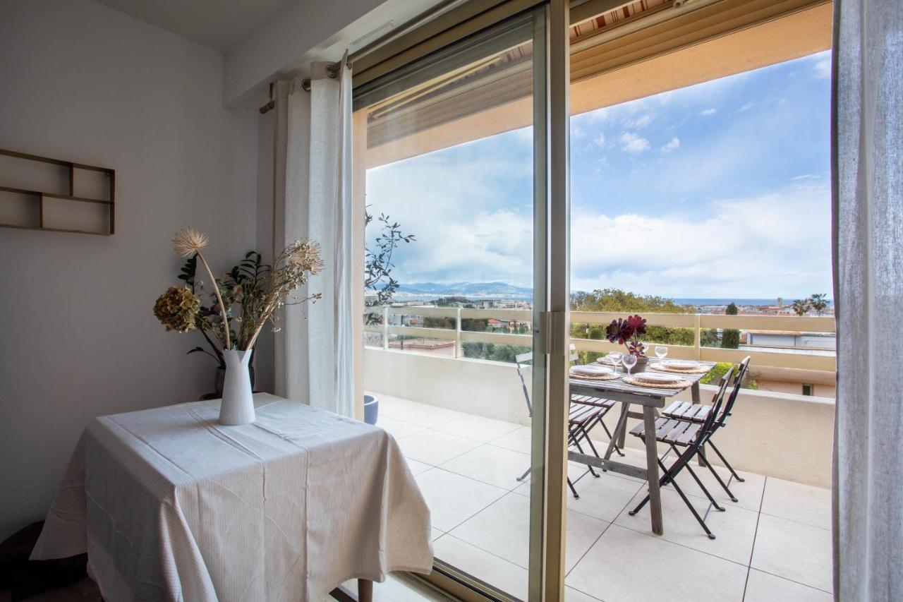 Agréable appartement avec vue mer et Parking Antibes Extérieur photo